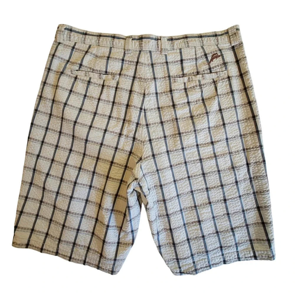 Tommy Bahama Shorts Mens 38 Beige Blue Plaid Seersucker Cotton Flat Front Casual